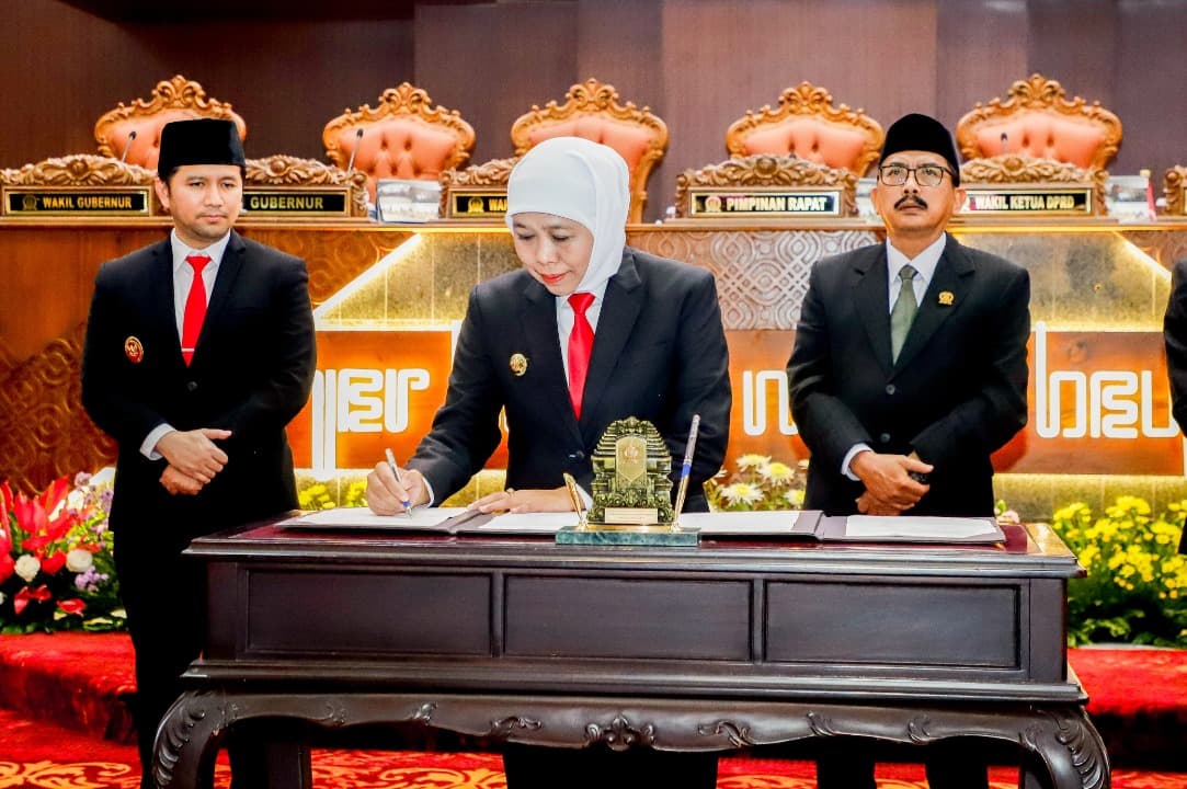 Gubernur Khofifah dan DPRD Jatim Sepakati Nota KUA-PPAS Perubahan APBD 2025