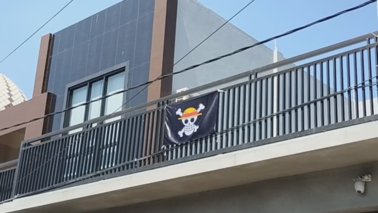 Aksi Nyeleneh ASN Bondowoso, Pasang Bendera One Piece Picu Reaksi TNI
