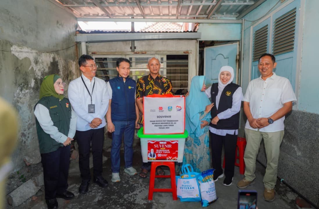 HUT ke-80 RI, Gubernur Khofifah Janji Renovasi Rumah Janda Perintis Kemerdekaan di Surabaya