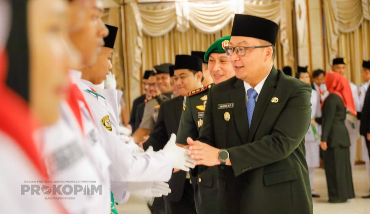 Wabup Alif Kukuhkan 77 Anggota Paskibraka Kabupaten Gresik