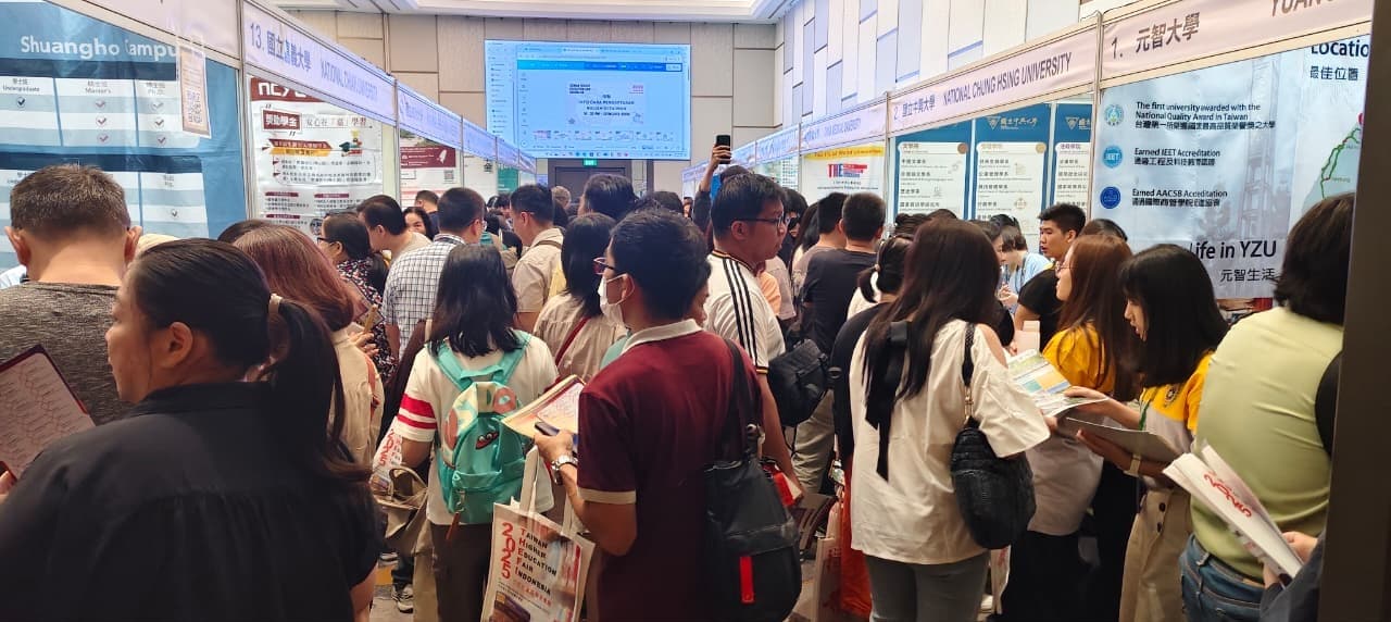 Tawarkan Prodi AI dan Pertanian, 51 Kampus Ajak Pelajar Surabaya Kuliah di Taiwan