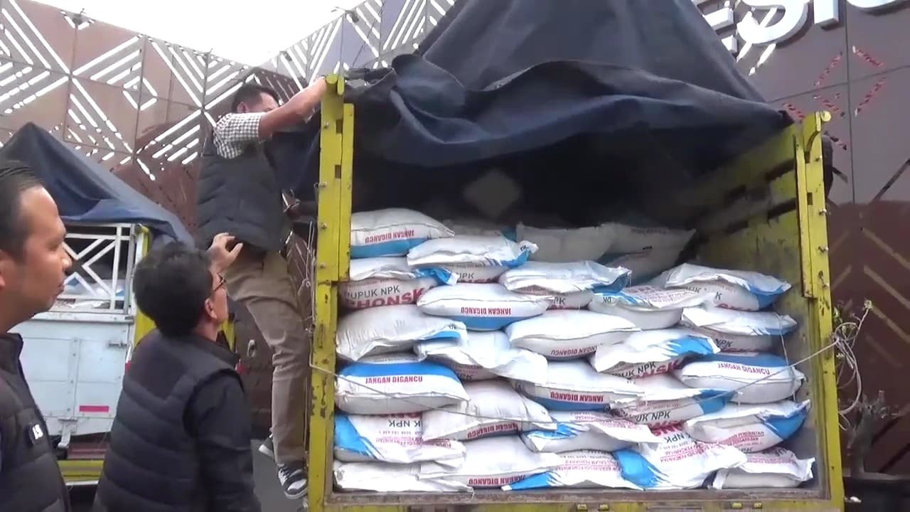 Polres Ngawi Bongkar Peredaran Ilegal 17,8 Ton Pupuk Bersubsidi