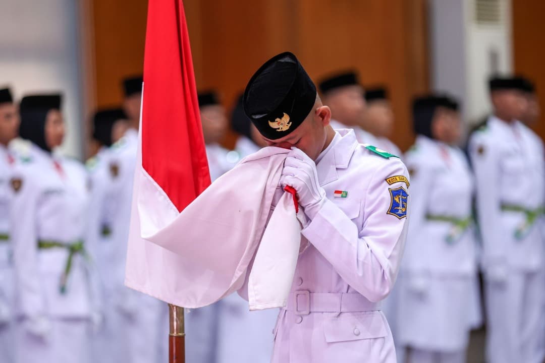 97 Anggota Paskibraka Surabaya Dikukuhkan, Wali Kota Eri Titip Pesan Pancasila