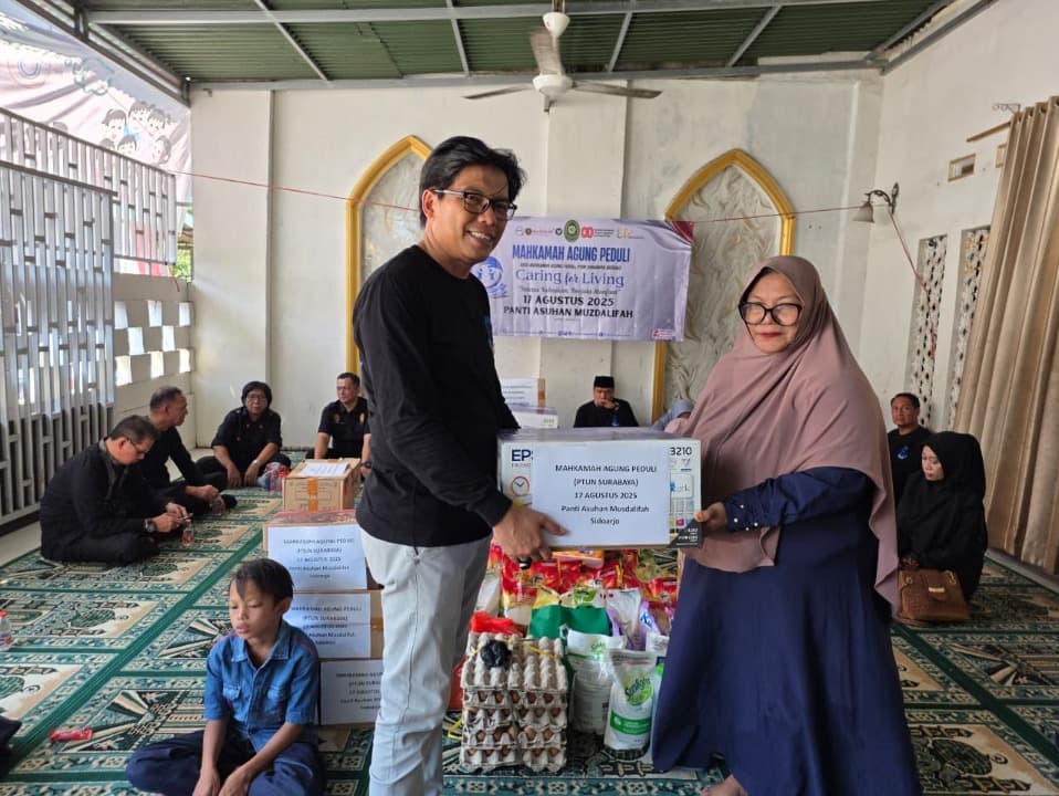 Gerakan Mahkamah Agung Peduli, PTUN Surabaya Santuni Anak Yatim