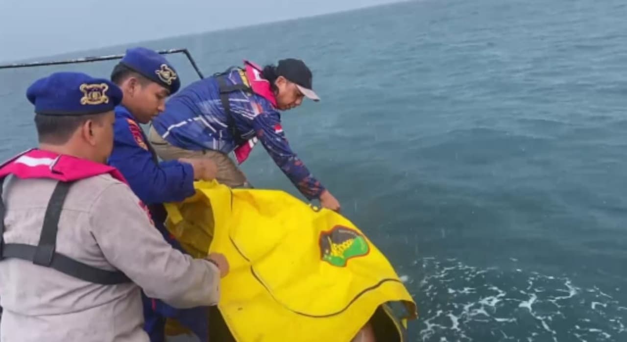 Jenazah Pria Ditemukan di Perairan Selat Bali