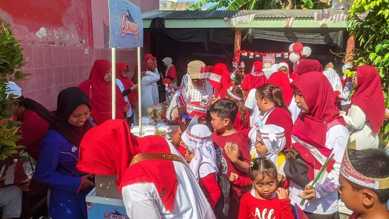Merdeka Penuh Warna, Jalan Sehat SDN 2 Ngijo Gaungkan Kebersamaan