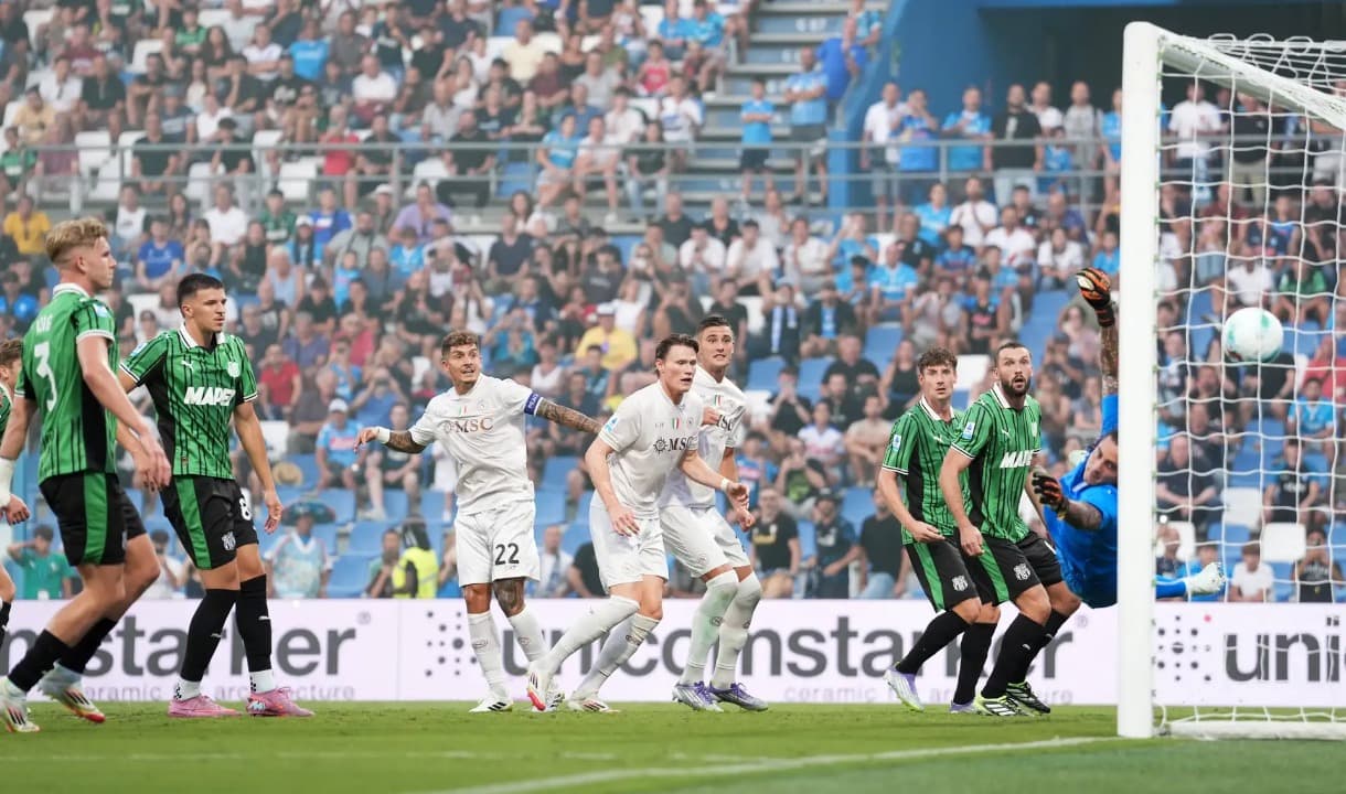 Hasil Liga Italia: Napoli dan AS Roma Kompak Menang, AC Milan Keok dari Tim Emil Audero
