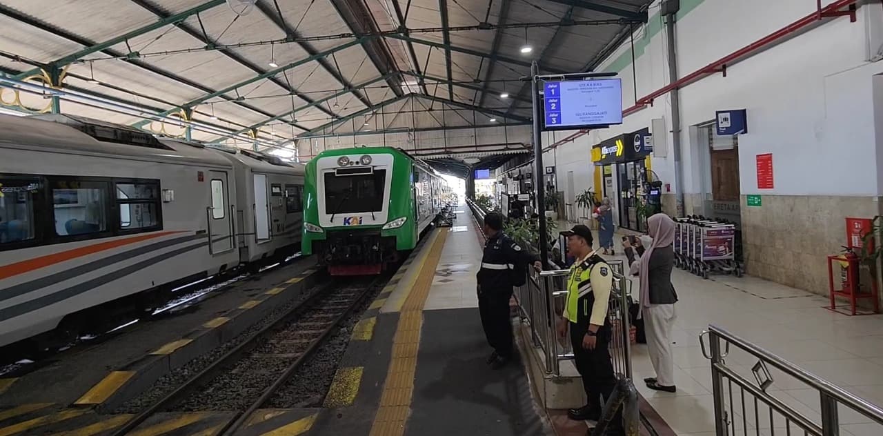 Warga Antusias, KA BIAS Caruban Tembus Ratusan Penumpang di Minggu Pertama