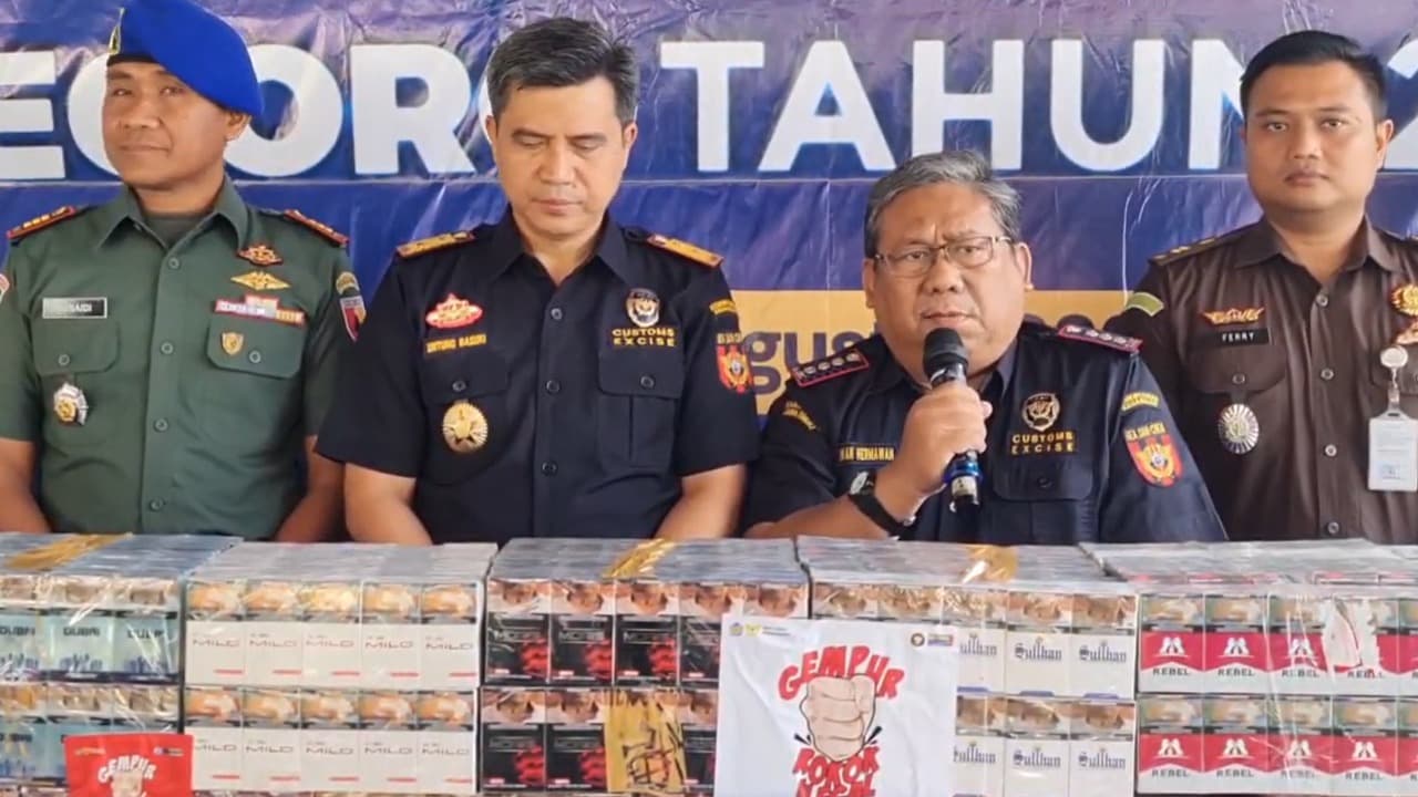 Bea Cukai Bojonegoro Musnahkan 8,5 Juta Batang Rokok Ilegal Senilai Rp 12,6 Miliar