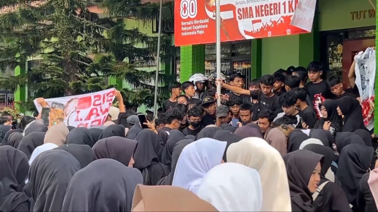 Siswa SMAN 1 Kampak Trenggalek Demo Minta Transparansi Pungutan Sekolah