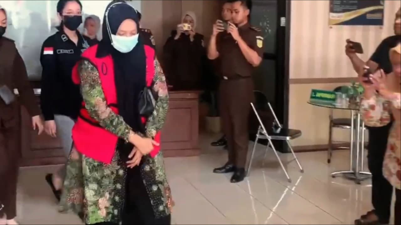 Kejari Pamekasan Tahan Dua Tersangka Kasus Korupsi Pegadaian Syariah