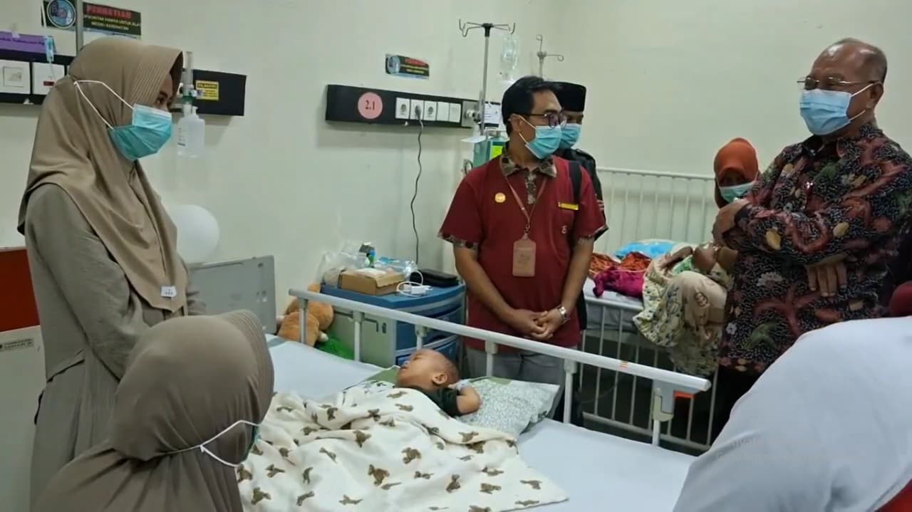 Deputi Kemenko PMK Pantau Suspek Campak di Bangkalan