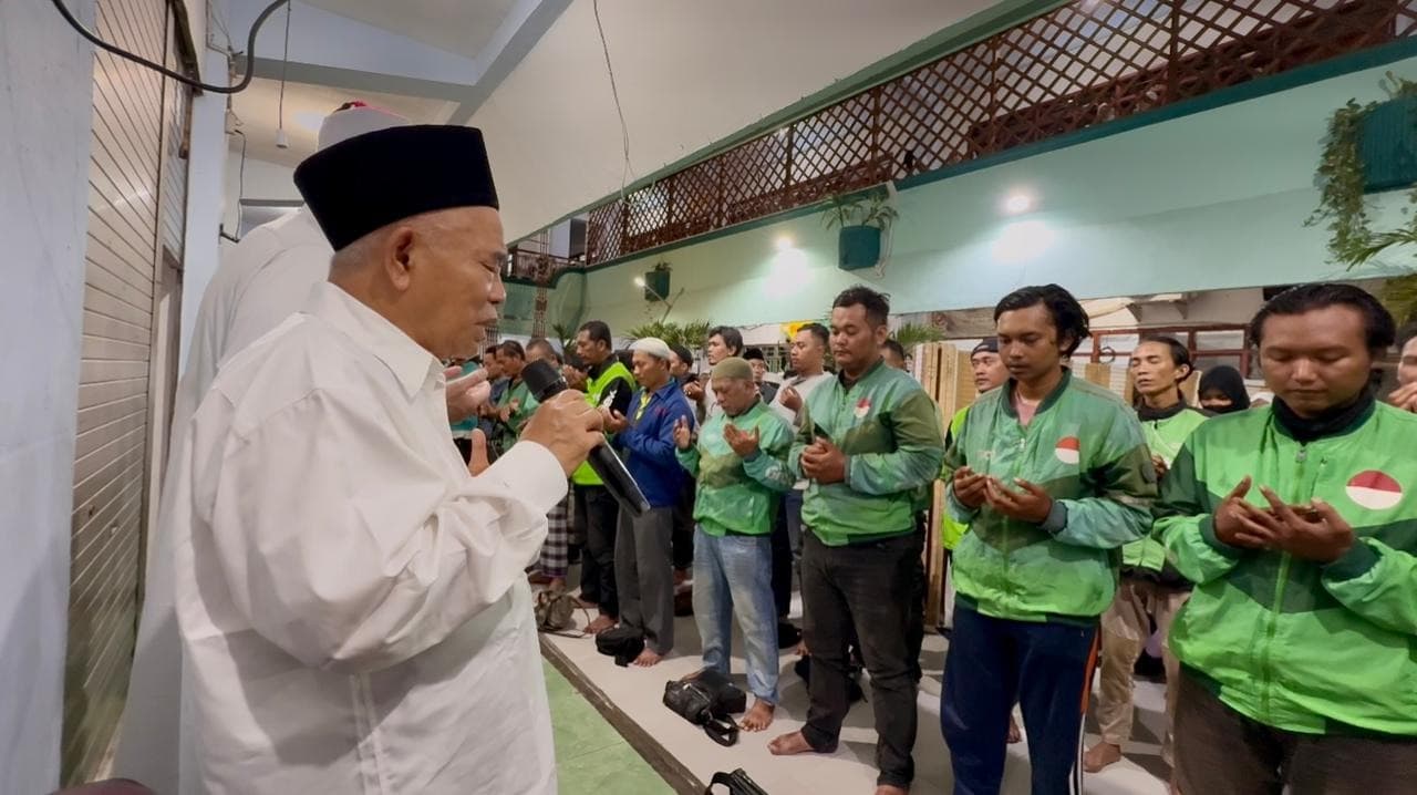 Ribuan Santri dan Ojol Gelar Salat Gaib dan Doa Bersama untuk Driver Ojol Affan Kurniawan