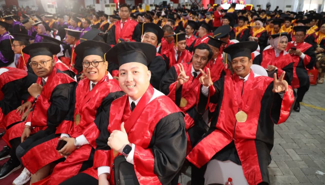 Gelar Wisuda ke-131, Untag Surabaya Luluskan 1.654 Wisudawan