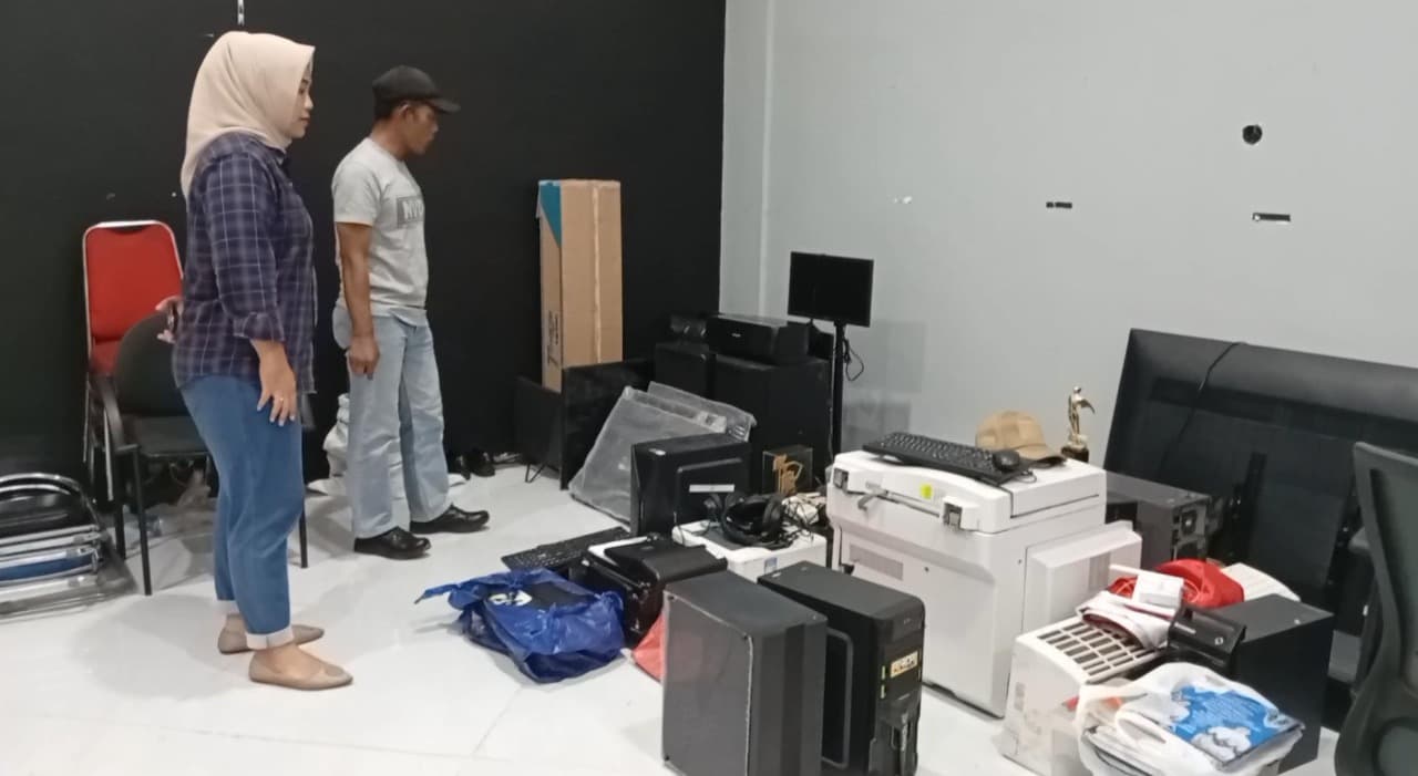 Usut Dugaan Penjarahan, Satpol PP Kabupaten Kediri Terima 100 Unit Barang Dikembalikan Warga