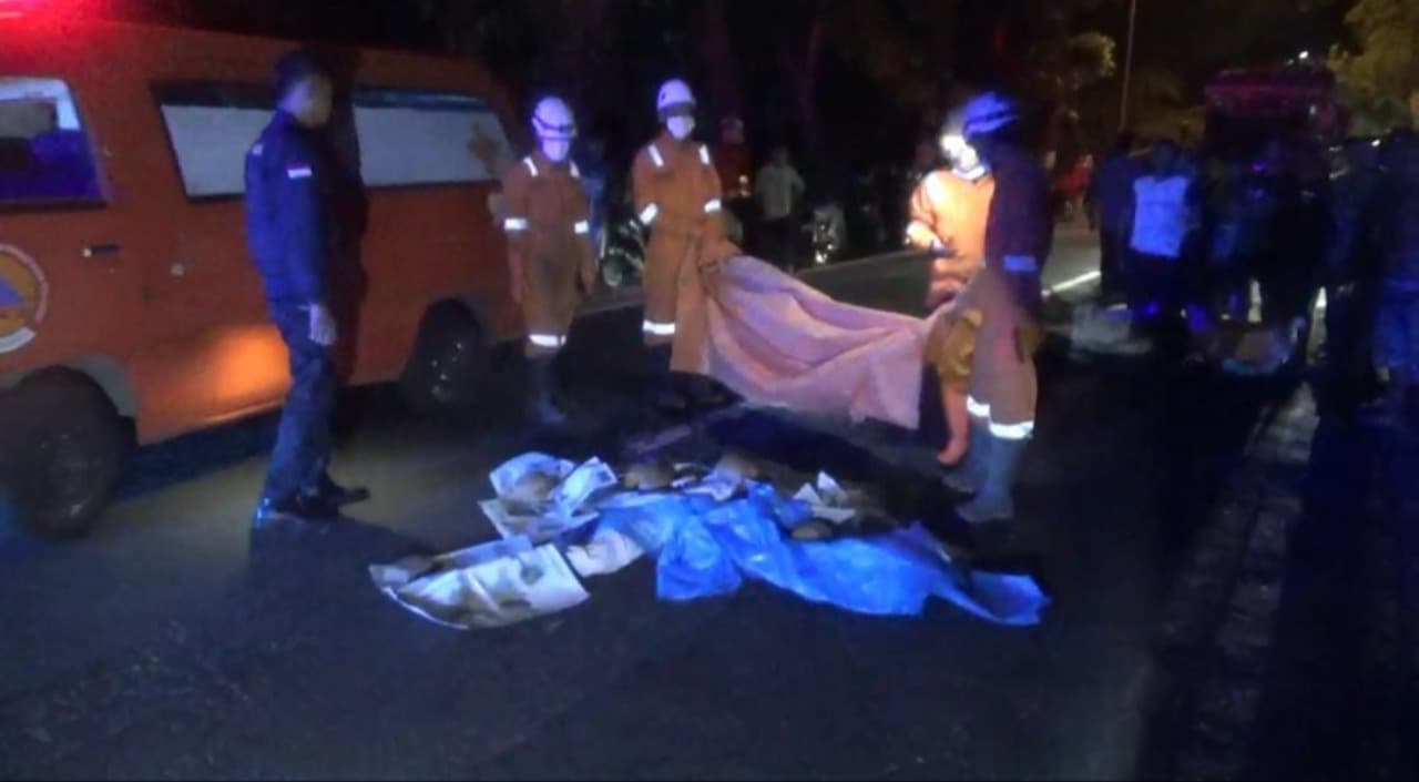 Ibu-Anak di Jombang Terjatuh dari Motor, Anak Tewas Terlindas Truk Tangki