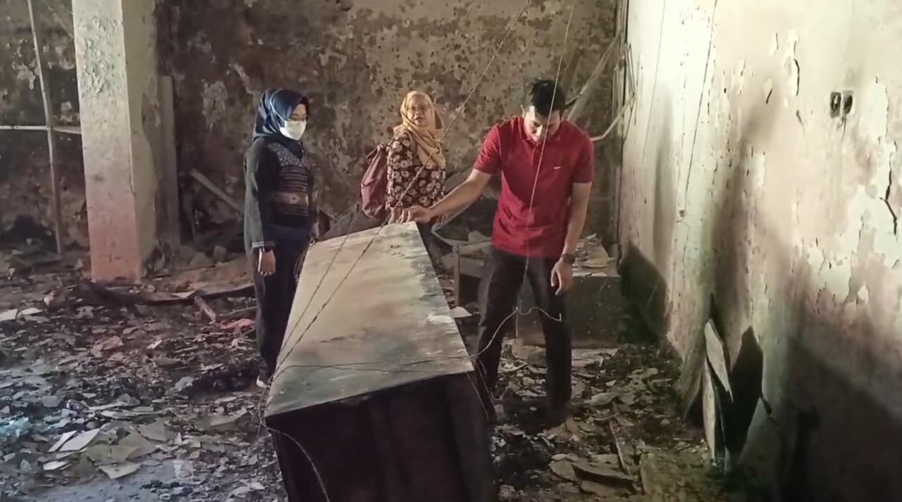 Pasca Kerusuhan, ASN Kabupaten Kediri Gotong Royong Bersihkan Kantor Dan Museum Diamankan