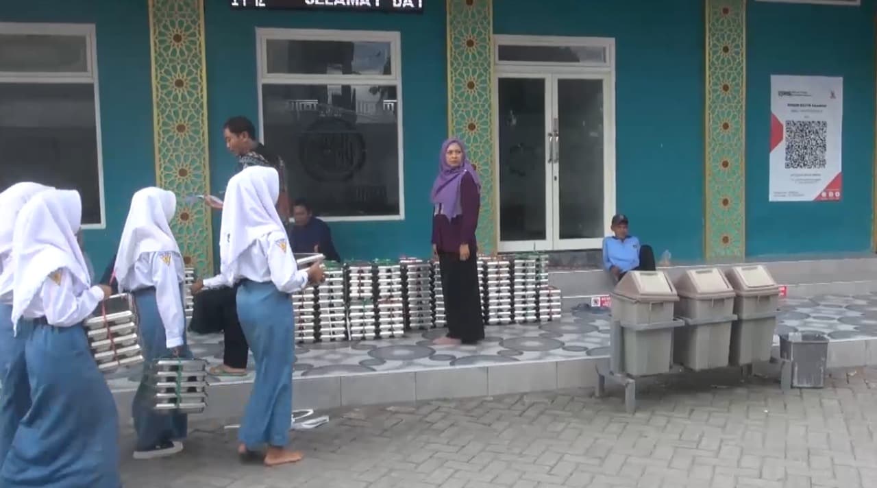 Sayur Basi dan Ayam Bau Ditemukan di Program Makan Bergizi Gratis di Sukodadi