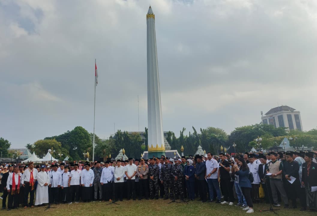 Ribuan Warga Surabaya Berikrar Jogo Suroboyo, Eri Cahyadi Terharu dan Teteskan Air Mata