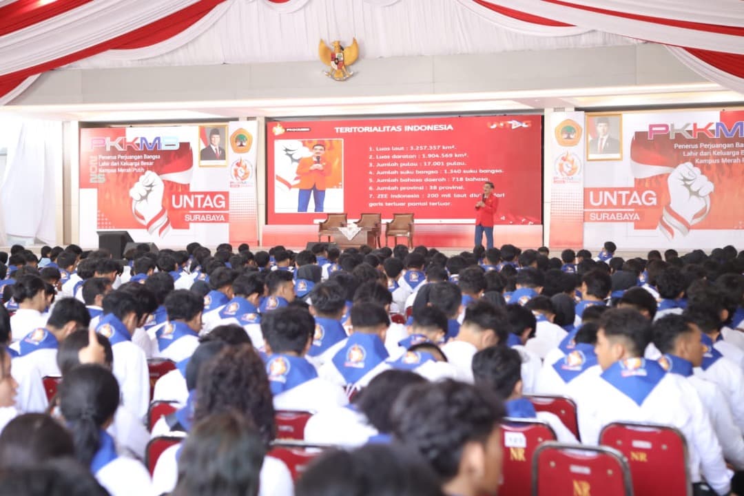 PKKMB 2025 Untag Surabaya Tanamkan Nasionalisme dan Karakter Mahasiswa Baru