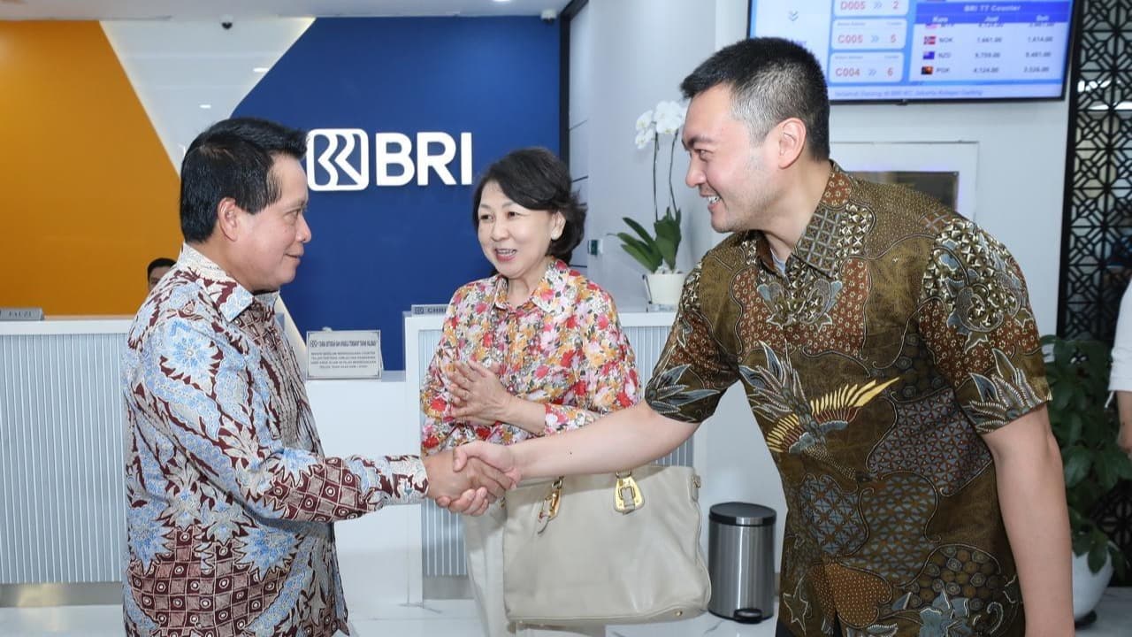 Peringati Hari Pelanggan Nasional, Direksi BRI Sapa Langsung Nasabah di Beberapa Daerah