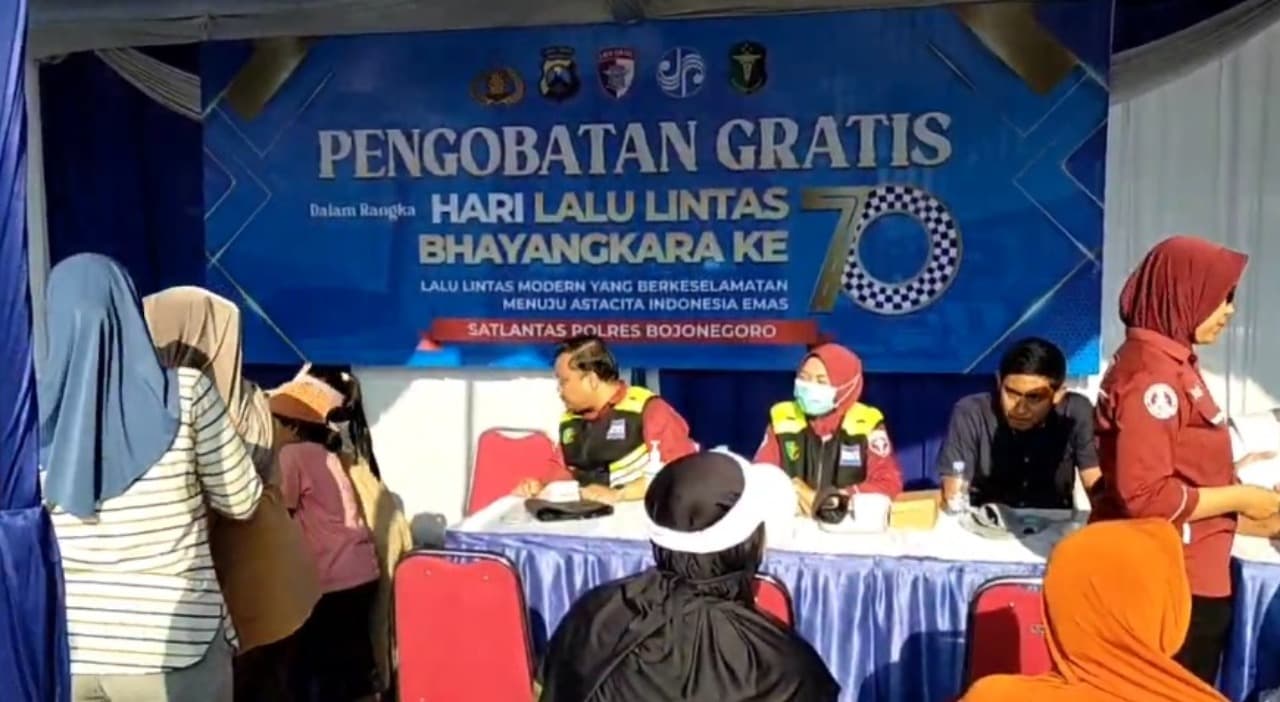 Rayakan HUT Lalu Lintas ke-70, Satlantas Bojonegoro Gelar Bakti Sosial