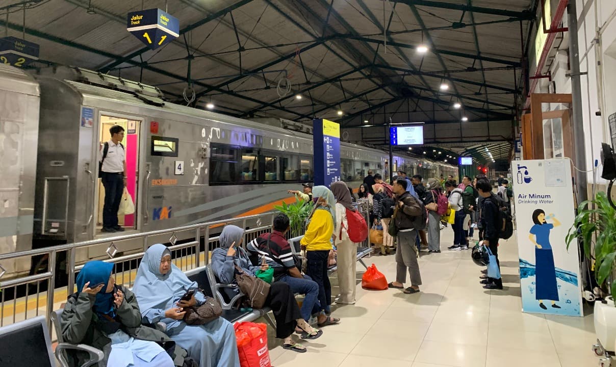 Lonjakan Penumpang Hingga 32 Persen, Stasiun Madiun Jadi Pusat Keramaian Libur Panjang Maulid Nabi
