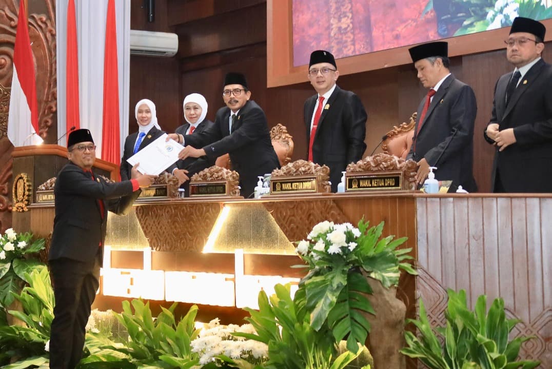 Gubernur Khofifah dan DPRD Jatim Sepakati Raperda P-APBD 2025