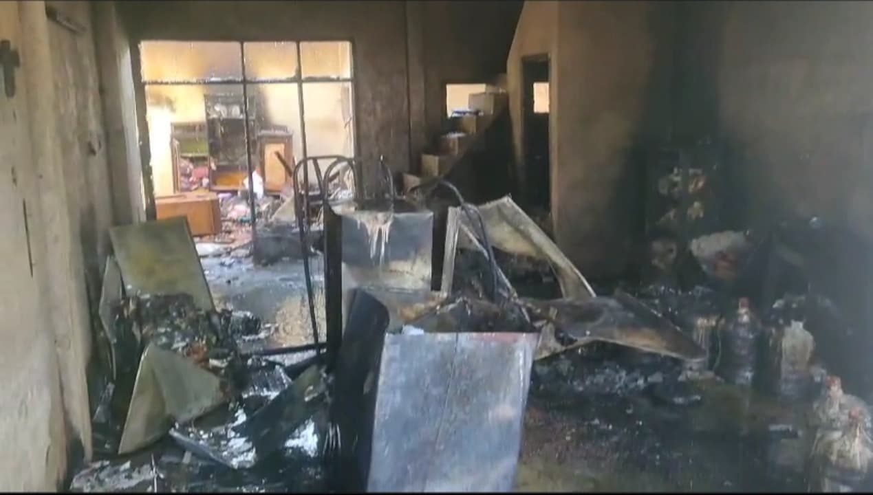 Ngisi Pertalite sambil Merokok, Toko Kelontong di Lamongan Ludes Terbakar