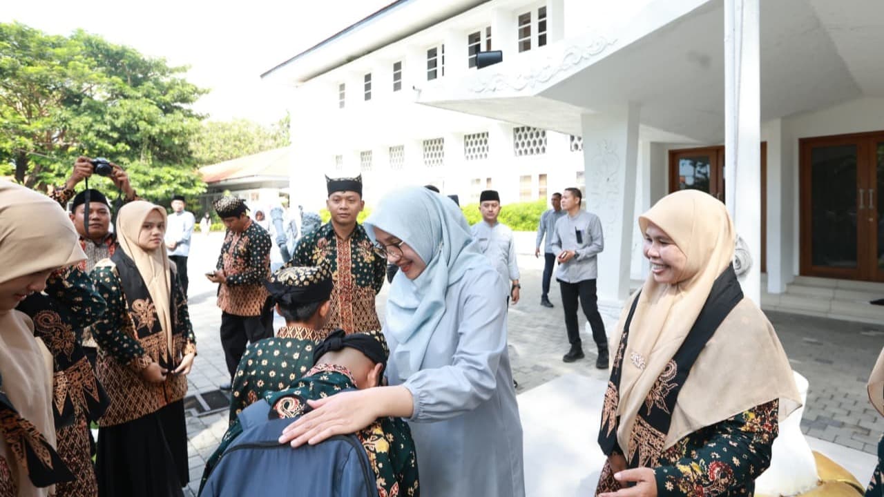 Bupati Ipuk Lepas 34 Kafilah Banyuwangi ke MTQ Jatim