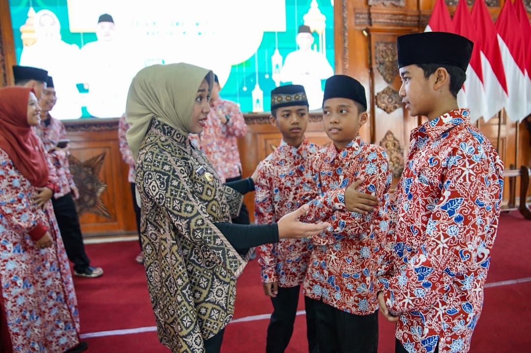 Wali Kota Ning Ita Lepas 44 Kafilah MTQ Kota Mojokerto ke Jember