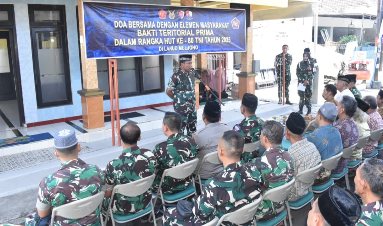 Peringati HUT ke-80 TNI, Lanud Muljono dan Warga Dusun Manyar Gelar Doa Bersama