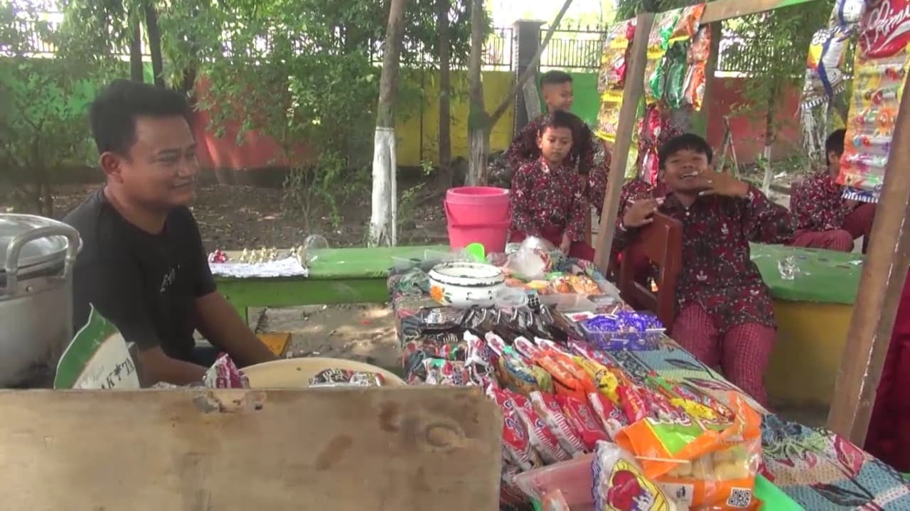 Libur MBG 2 Hari, Pedagang Kantin di Sukodadi Senang Makanan Laku