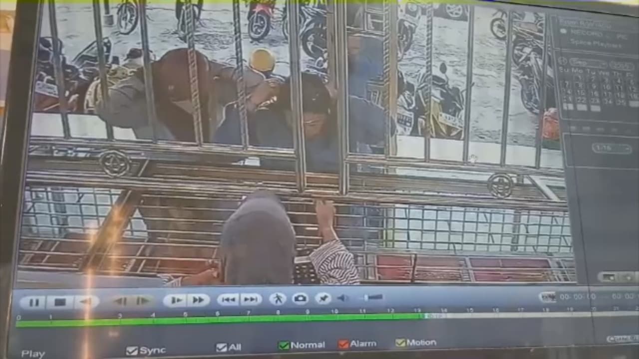 Emak-Emak Kompak Curi Perhiasan Emas