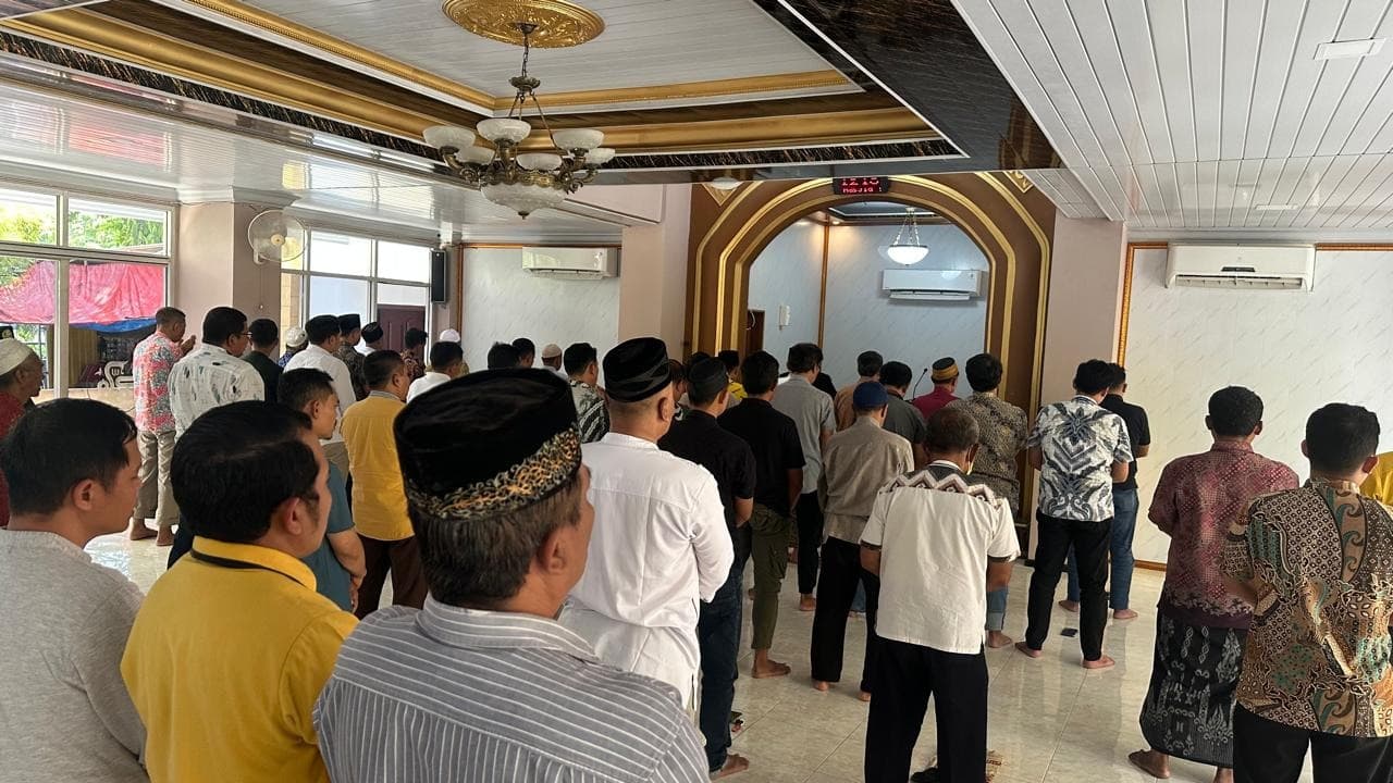 Kader Golkar Jatim Gelar Salat Ghaib untuk Korban Ponpes Al-Khoziny
