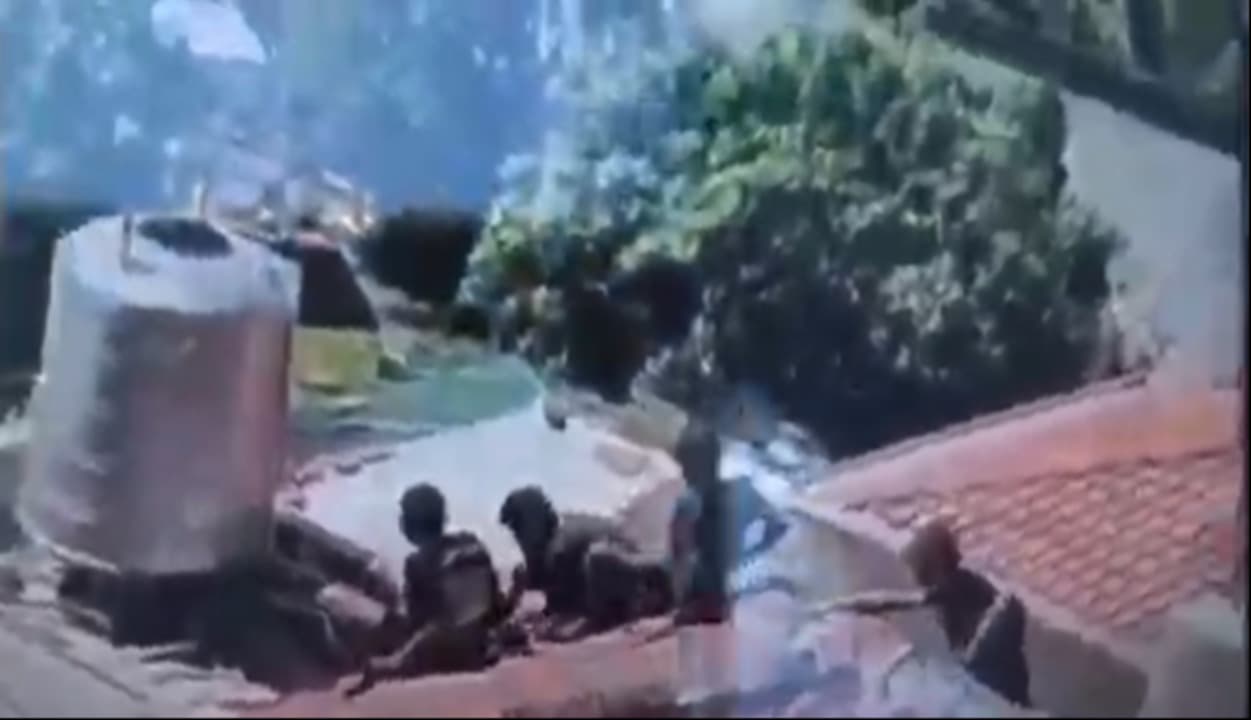 Viral! Aksi Nekat 4 Remaja Bobol Rumah di Dharmahusada Surabaya