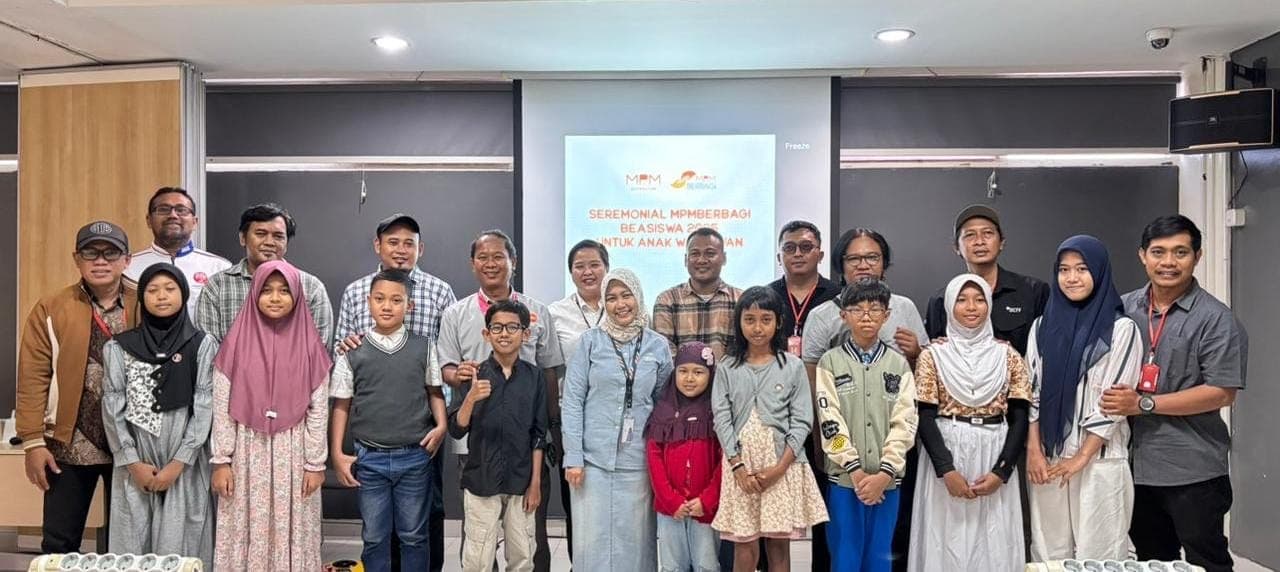 MPM Honda Jatim Salurkan Beasiswa untuk Anak Jurnalis Berprestasi