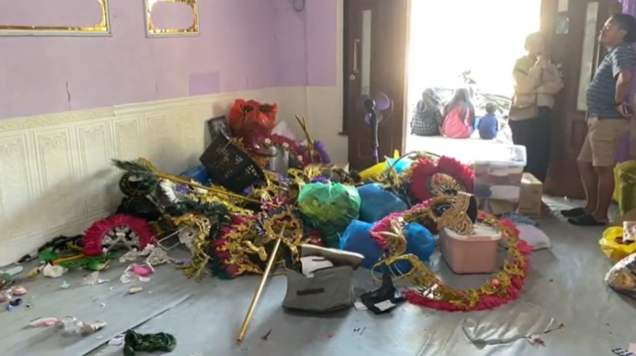 Puluhan Warga Menggeruduk Rumah Terduga Pelaku Arisan Bodong