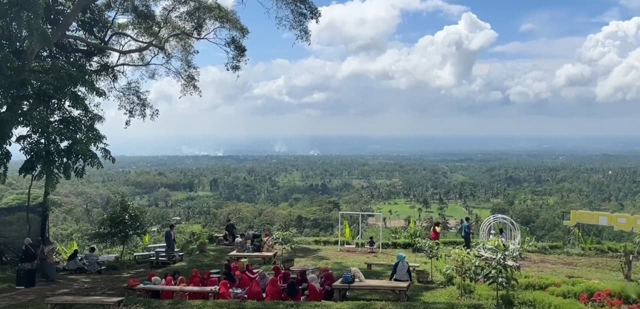 Wisata Bukit Jenggolo, Tempat Tepat untuk Santai dan Menyatu dengan Alam