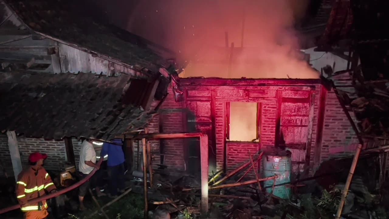 Rumah Warga di Ngawi Ludes Terbakar, Diduga Akibat Korsleting Listrik