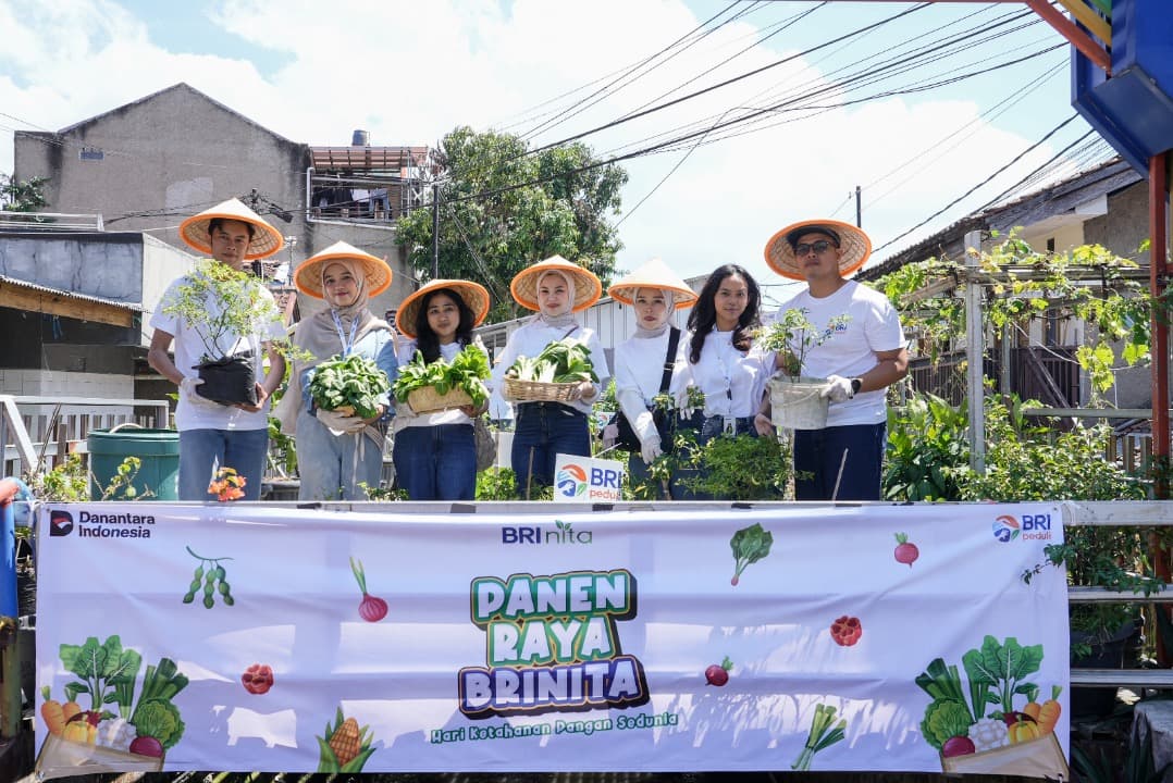 BRI Peduli Gelar Panen Raya BRInita di Bandung, Perkuat Ketahanan Pangan Lewat Urban Farming