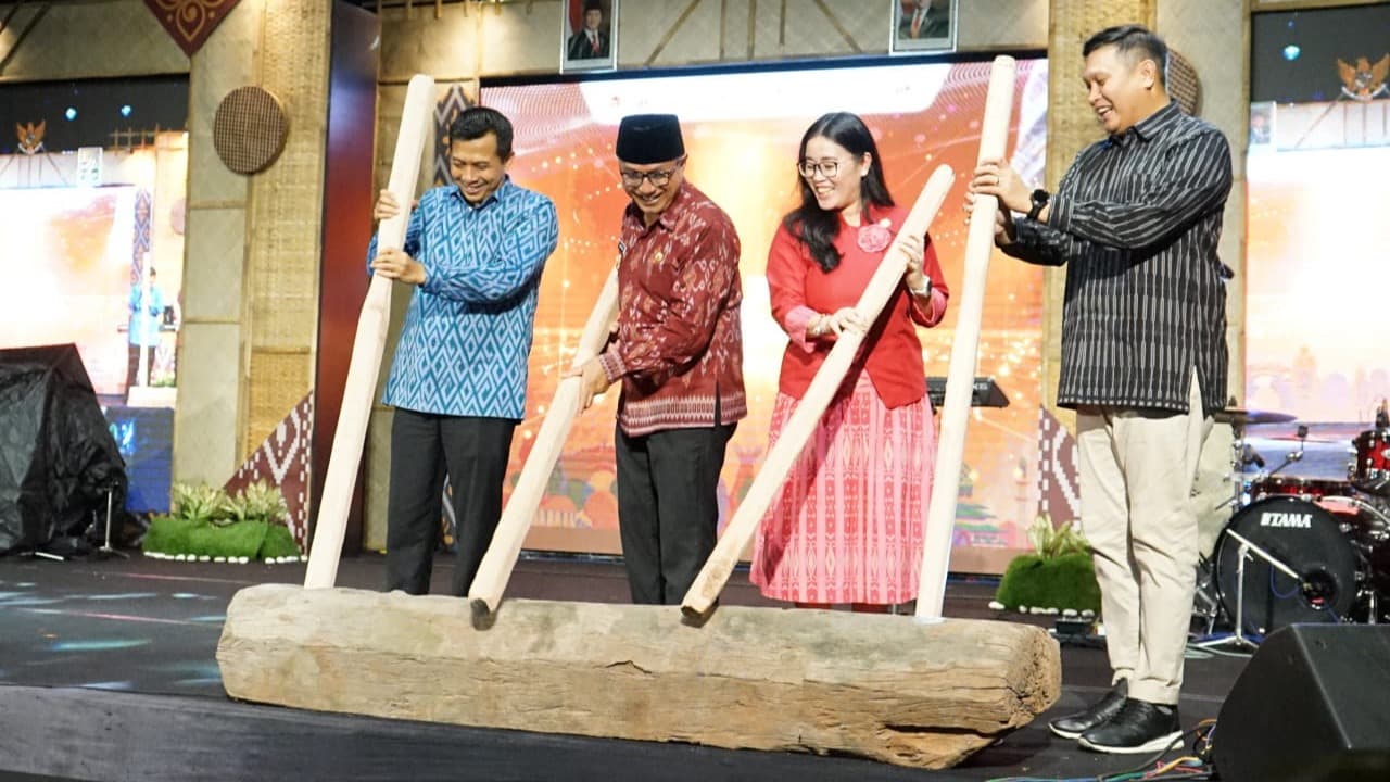 Finfest 2025 Resmi Dibuka, Wujud Sinergi untuk Literasi dan Inklusi Keuangan di Kota Kediri