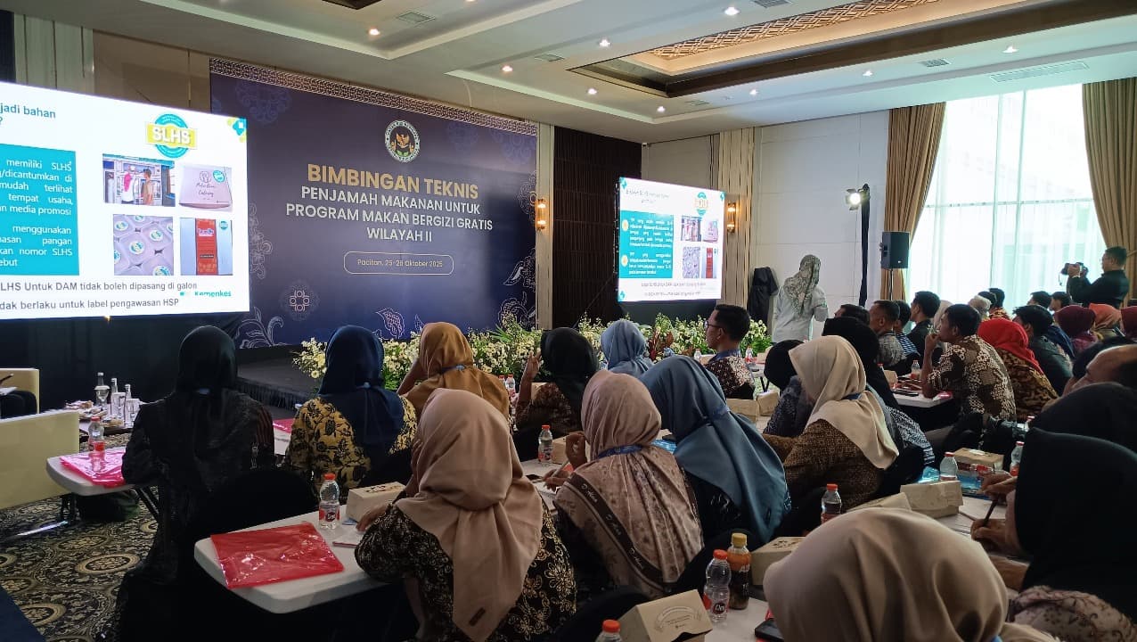 Ratusan Penjamah Makanan di Pacitan Ikuti Bimtek Program Makan Bergizi Gratis