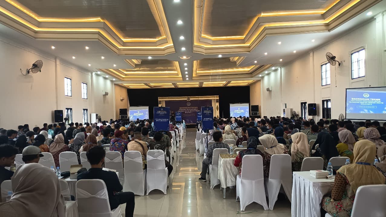 Pastikan Aman dan Sehat, Penjamah Makanan MBG di Pacitan Dapat Pembekalan Higiene Sanitasi