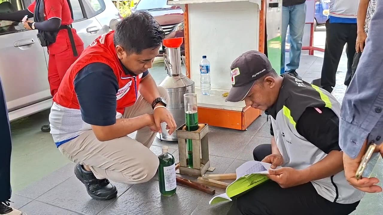 Pertamina Patra Niaga Terminal BBM Madiun Lakukan Sidak ke SPBU, Pastikan Kualitas BBM Sesuai Standar