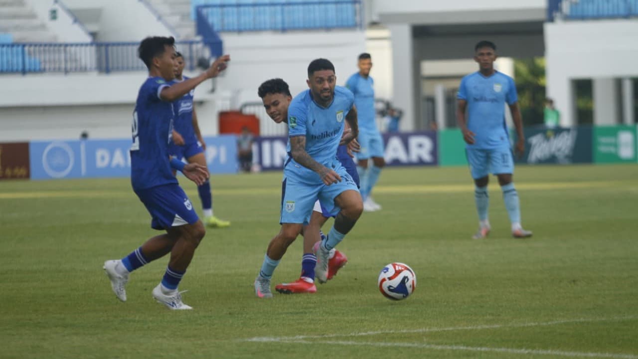 Diwarnai 2 Kartu Merah, Persela Ditahan PSIS Semarang