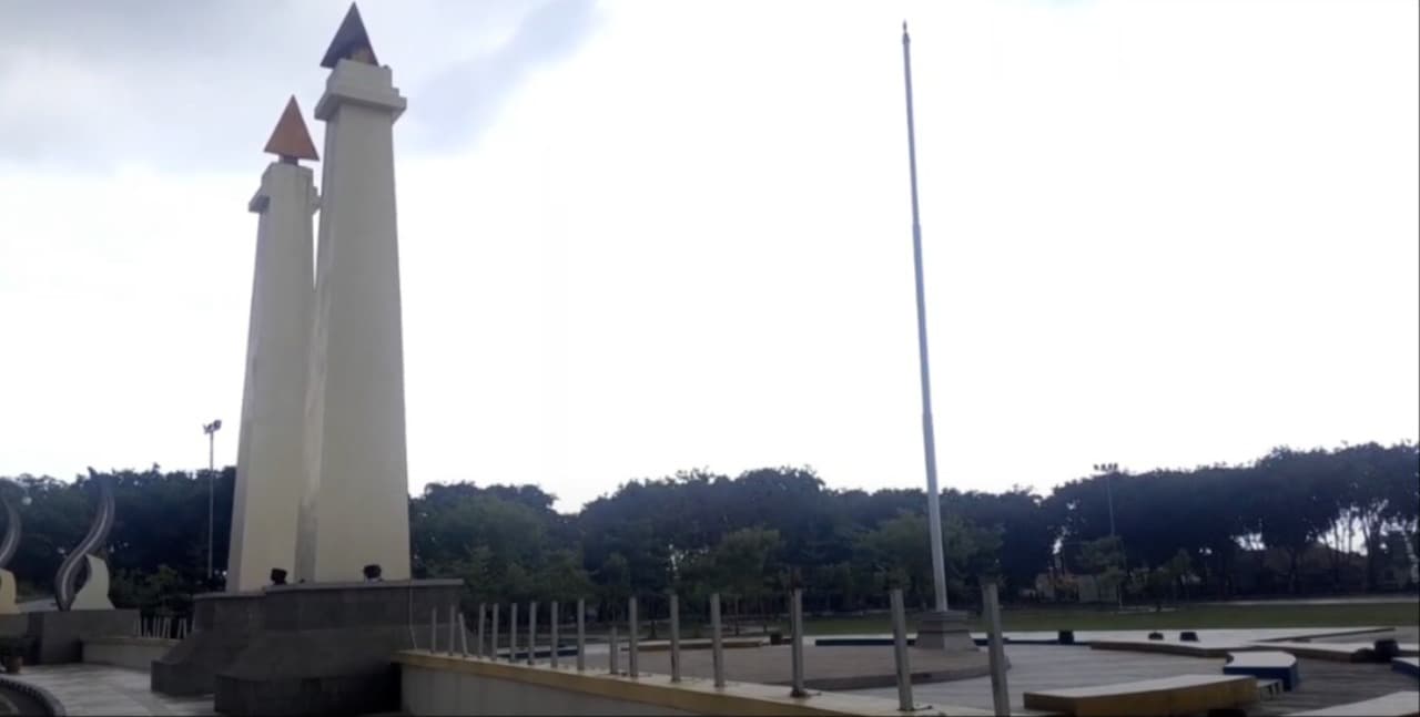 Ornamen Alun-Alun Trunojoyo Sampang Rusak Pasca Ricuh Demo