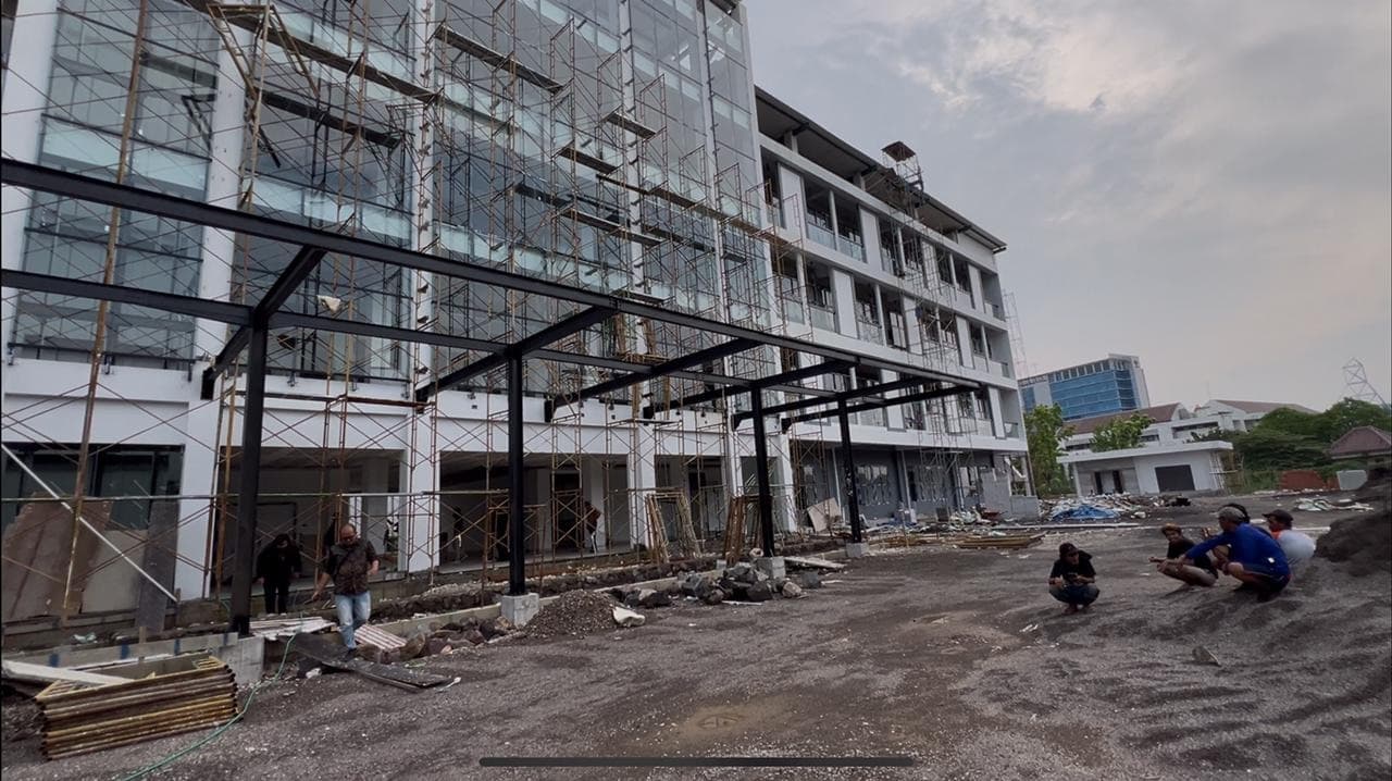 Proyek Gedung Kedokteran ITS Dihentikan Pasca Kontraktor Diduga Tipu Investor