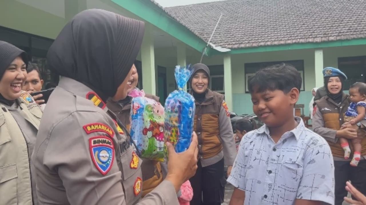 Trauma healing anak-anak korban erupsi.