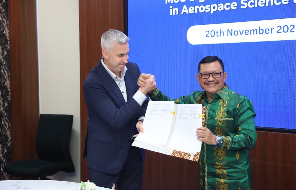 Perkuat Kolaborasi Riset Kedirgantaraan, Untag Surabaya MoU dengan SPUTNIX Rusia